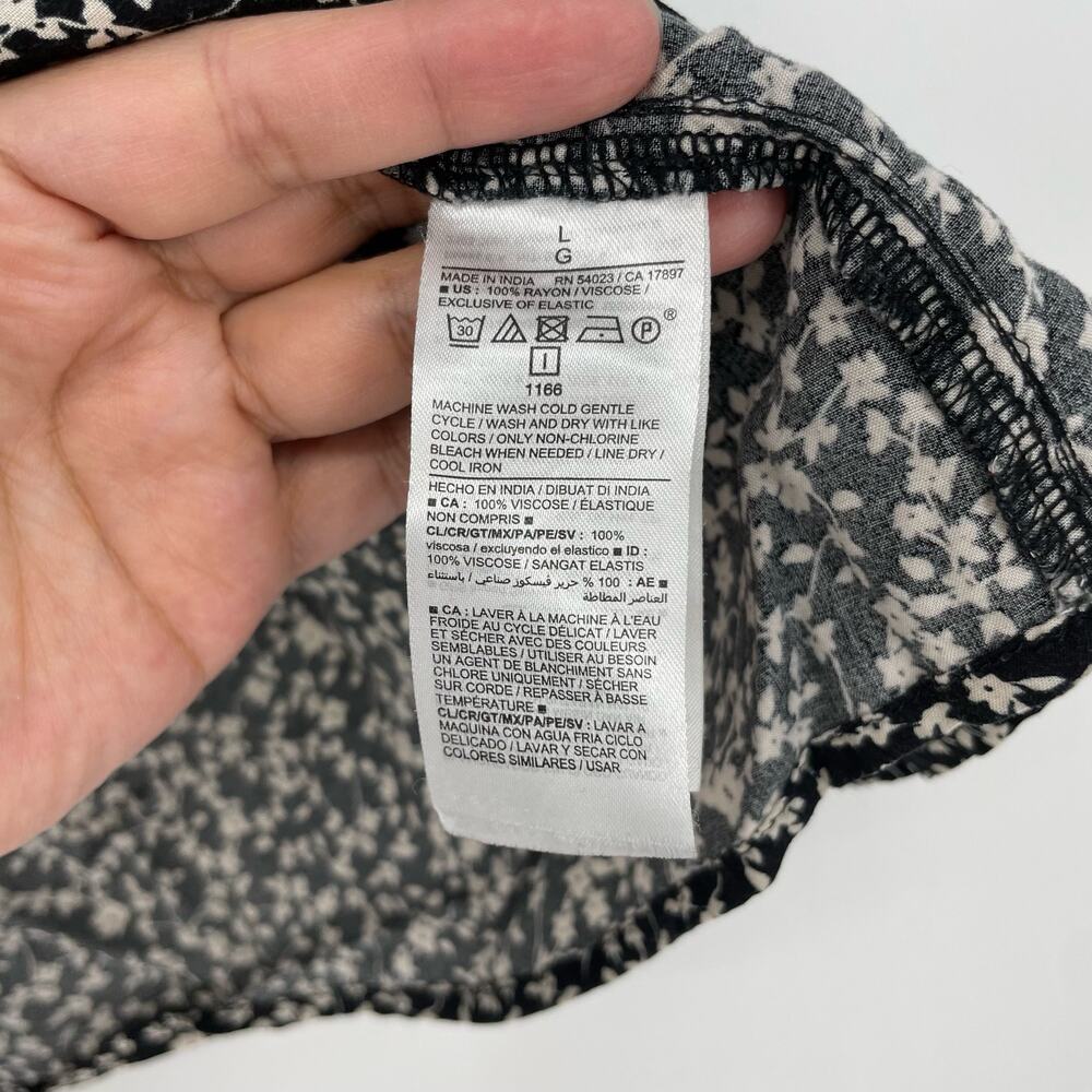 Old Navy Ruffle Sleeve Floral Top Size Large - Picture 6 of 6